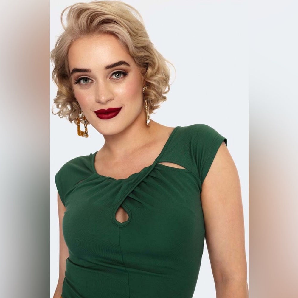 🫑 Kira Keyhole Twist Top Green- Outlet 🫑
